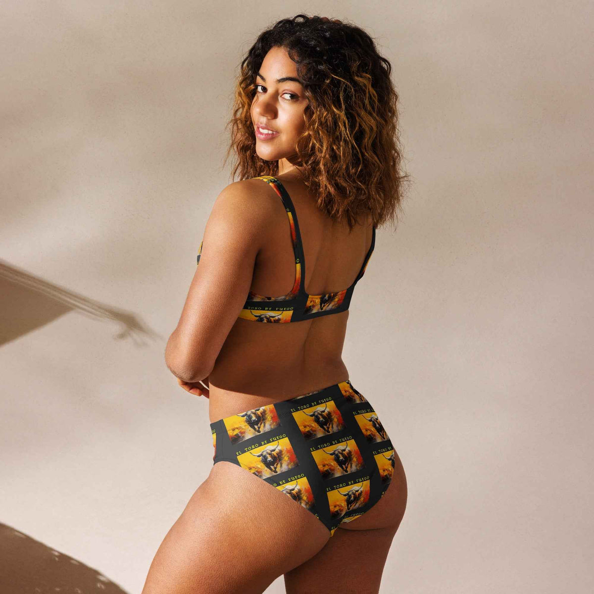 Bikini artistico - Il toro di fuoco